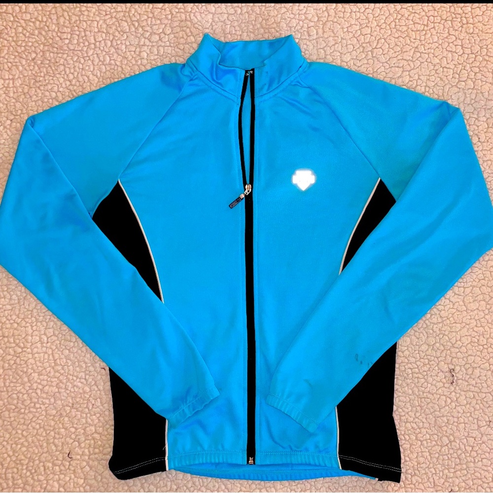 Descente Cycling Jacket in Light Blue Colorblock Color: Blue/White | Size: M